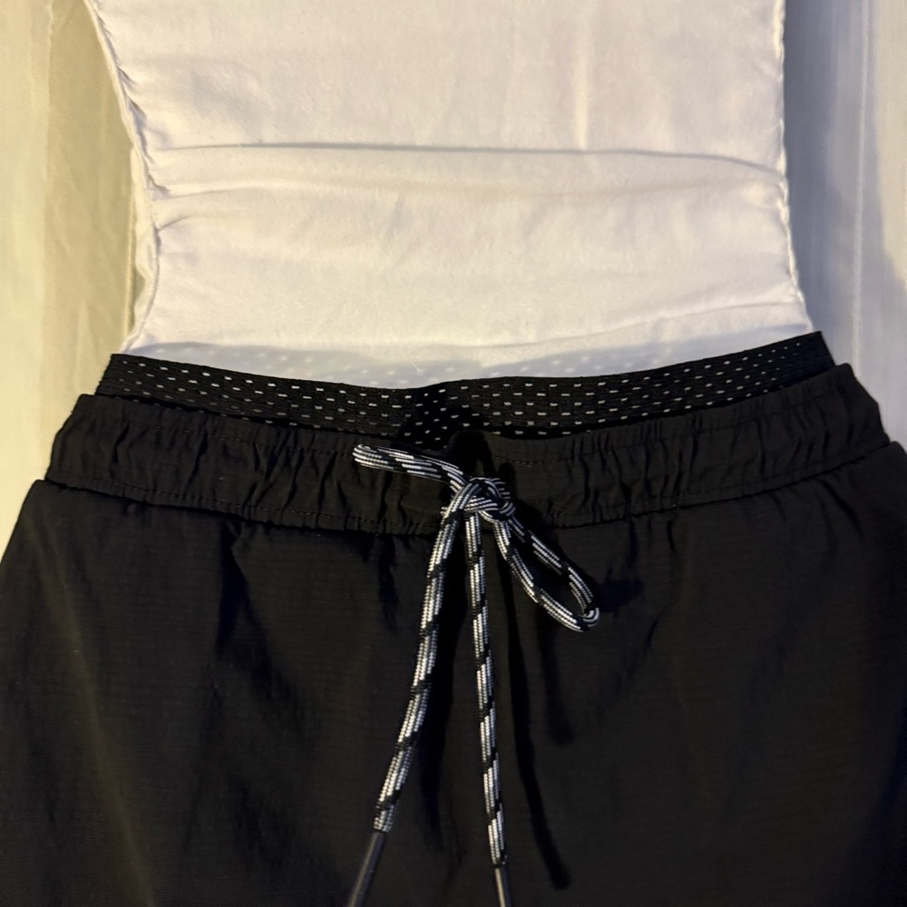 Athleta Crest Skort Black Size 8 Built-In Shorts Activewear Golf Tennis Running - Picture 3 of 12